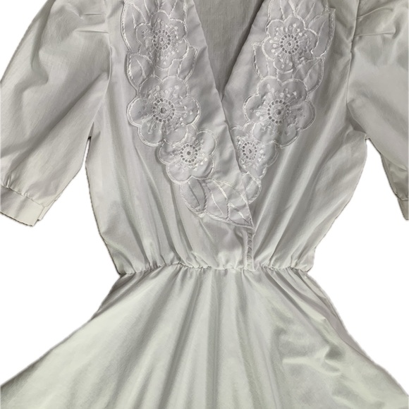 Puffy Short sleeve vintage surplice White Dress, elastic waste, Womens Size Med - Picture 2 of 3